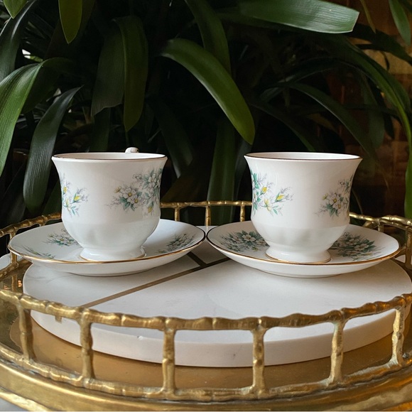 1960’s Pair of Queen Anne 8564 Floral Teacups + Saucers - Vintage Bone China Set - Picture 4 of 11